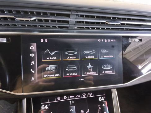 Used 2021 Audi Q8 Prestige AWD/4WD image 23