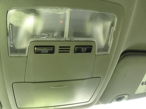 Used 2019 Toyota Highlander LE image 23