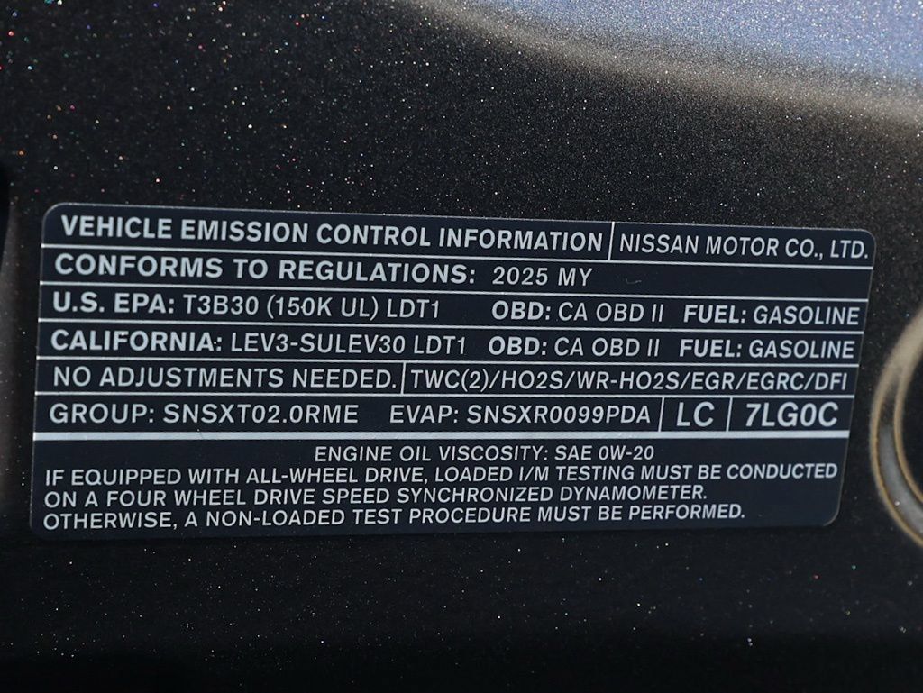 Used 2025 Nissan Kicks SR FWD image 33