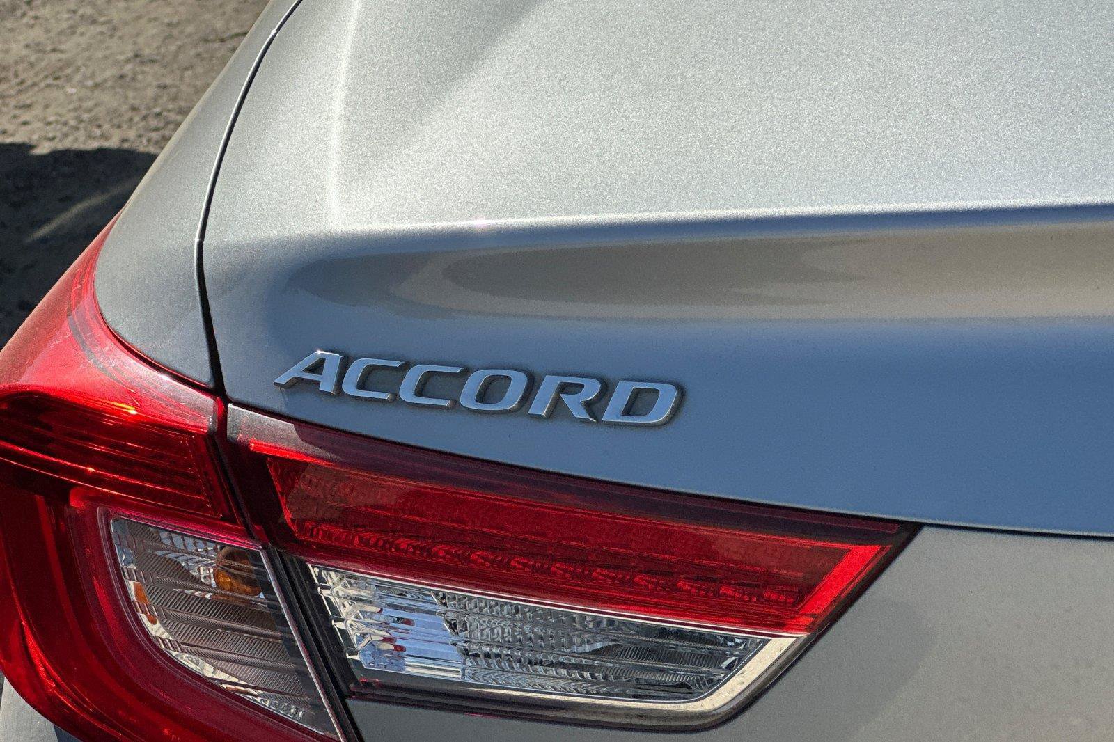Used 2018 Honda Accord EX image 7