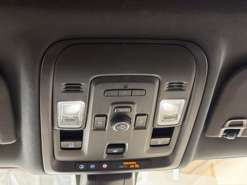 Used 2021 Chevrolet Tahoe Premier AWD/4WD image 22