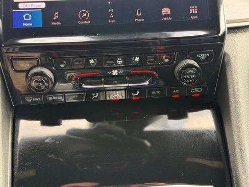 Used 2024 Jeep Grand Cherokee L Limited w/ Luxury Tech Group II image 33