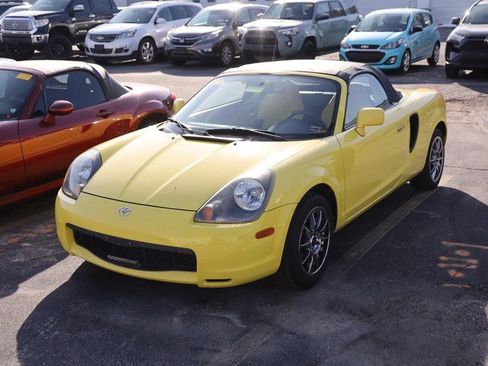 Used 2000 Toyota MR2 image 4
