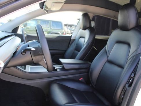Used 2022 Tesla Model Y Performance AWD/4WD image 33