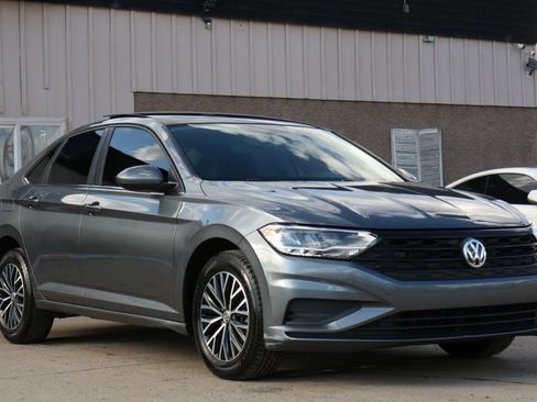 Used 2021 Volkswagen Jetta SE image 4