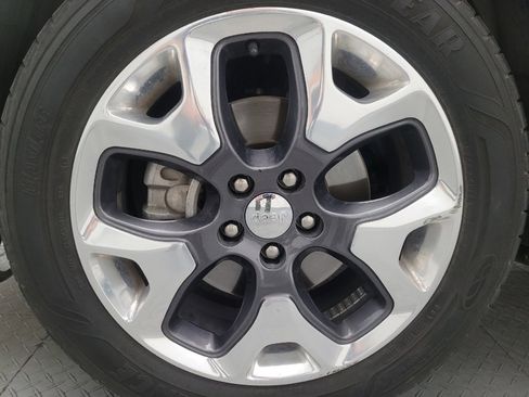 Used 2019 Jeep Compass Limited FWD image 30