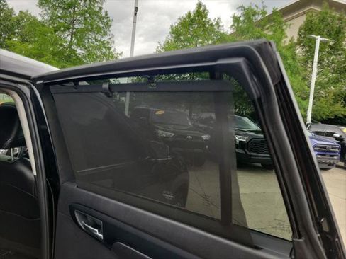 Certified 2024 Toyota Highlander XLE FWD image 26