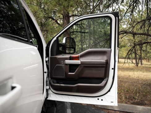 Used 2019 Ford F450 King Ranch w/ King Ranch Ultimate Package AWD/4WD image 33