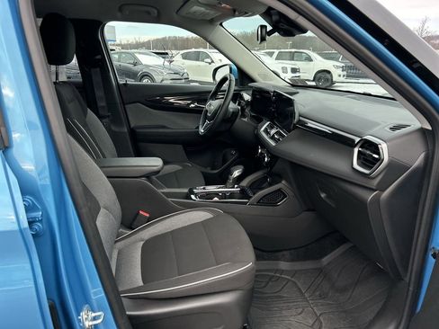 Used 2025 Chevrolet TrailBlazer LT w/ Convenience Package image 13