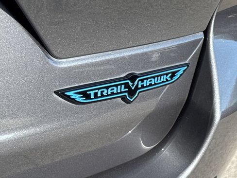 Certified 2022 Jeep Grand Cherokee Trailhawk w/ Luxury Tech Group III AWD/4WD image 16