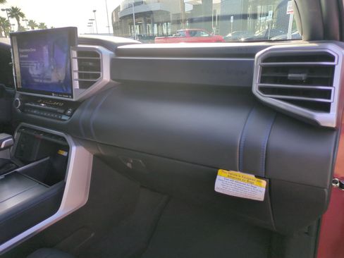 Used 2024 Toyota Sequoia Platinum image 31