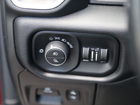 Used 2019 RAM 1500 Big Horn image 23