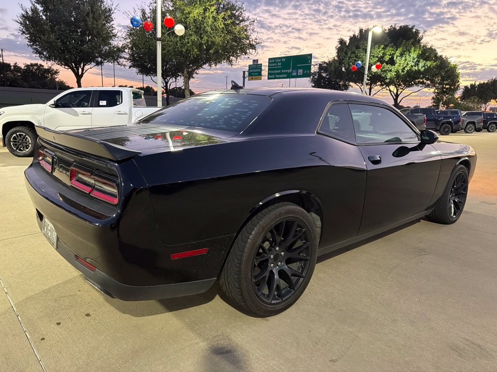 Used 2016 Dodge Challenger SXT w/ Blacktop Package RWD image 7