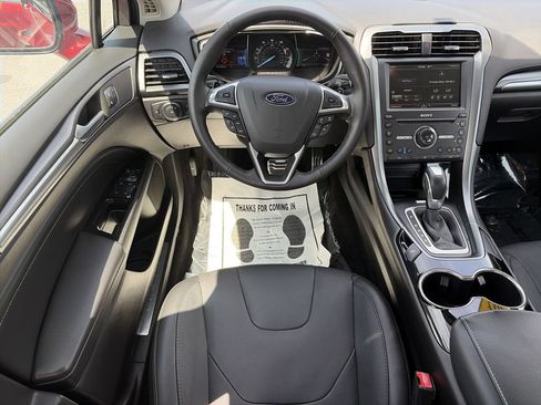 Used 2016 Ford Fusion Titanium FWD image 15