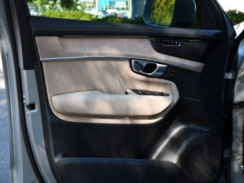 New 2026 Volvo XC90 B6 Plus w/ Protection Package Premier image 10