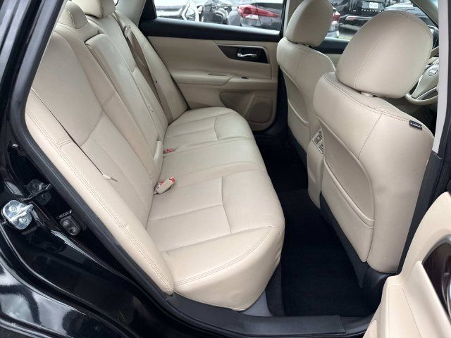 Used 2015 Nissan Altima 3.5 SL FWD image 9