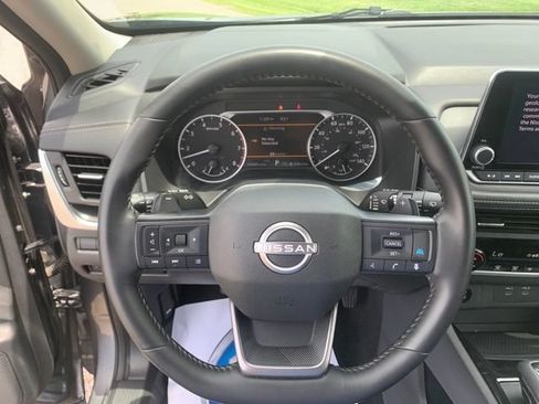Used 2025 Nissan Rogue SV AWD/4WD image 15