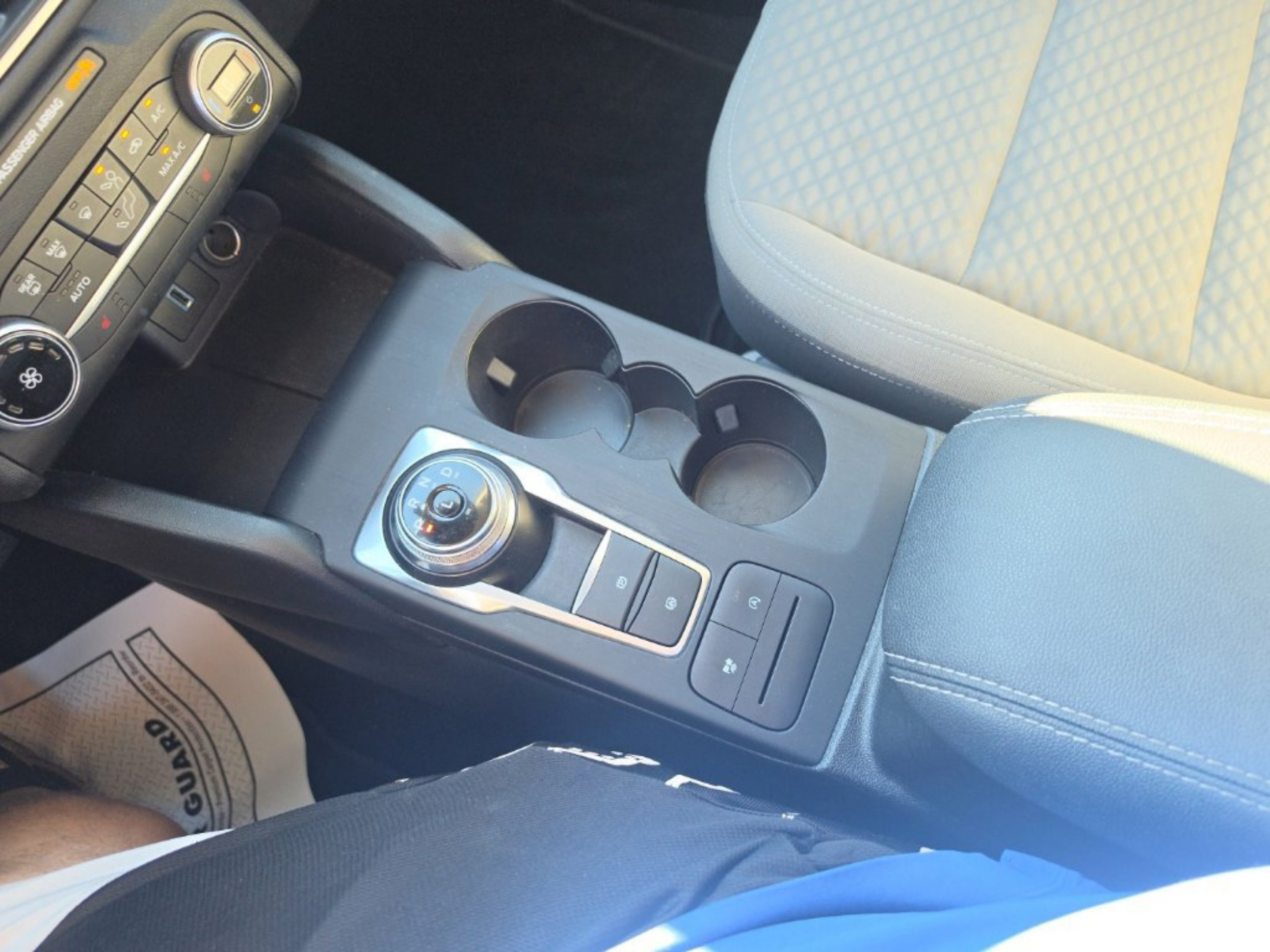 Used 2020 Ford Escape SE FWD image 19