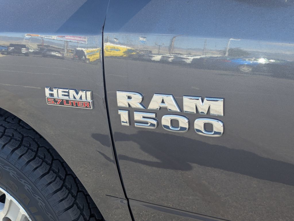 Used 2018 RAM 1500 ST w/ SXT Appearance Group AWD/4WD image 15
