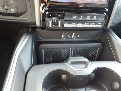 New 2026 RAM 2500 Big Horn AWD/4WD image 15