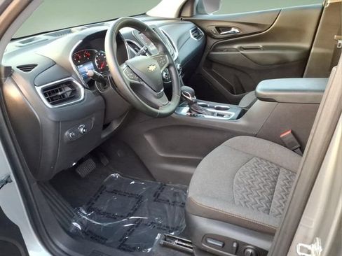 Used 2024 Chevrolet Equinox LT FWD image 11