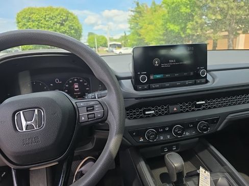 Used 2023 Honda Accord EX image 19