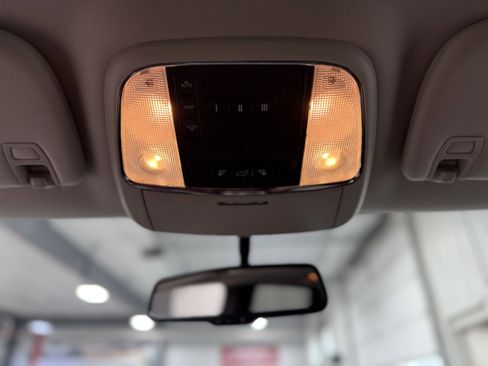 Used 2013 Jeep Grand Cherokee Laredo image 26