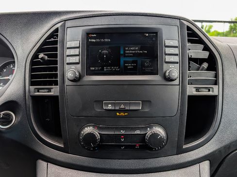Used 2022 Mercedes-Benz Metris image 30