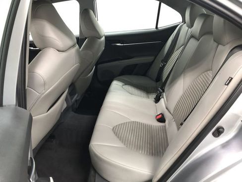 Used 2020 Toyota Camry SE image 25