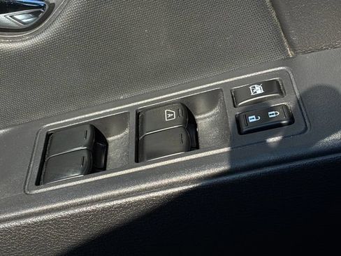 Used 2023 Nissan Frontier SV w/ SV Convenience Package RWD image 13