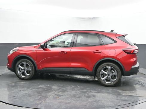 Used 2025 Ford Escape ST-Line w/ Cold Weather Package image 8