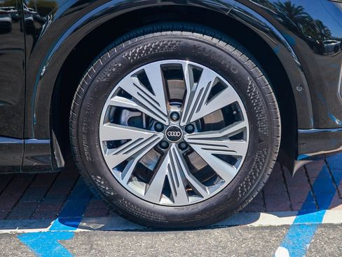 Used 2023 Audi Q4 e-tron Premium Plus w/ Premium Plus RWD image 10