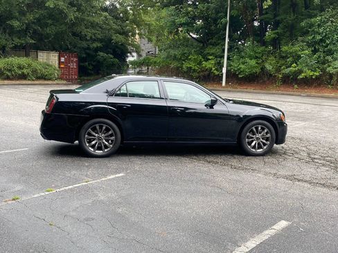 Used 2014 Chrysler 300 S AWD/4WD image 4