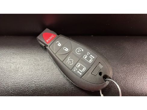 Used 2011 Chrysler Town & Country Touring-L w/ Entertainment Group #2 image 3