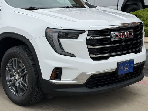 Used 2025 GMC Acadia Elevation FWD image 10