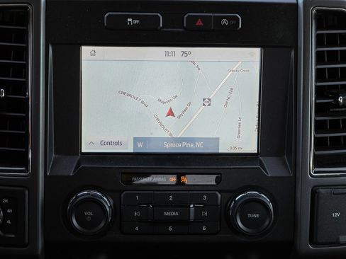 Used 2019 Ford F150 XLT w/ Equipment Group 302A Luxury AWD/4WD image 8