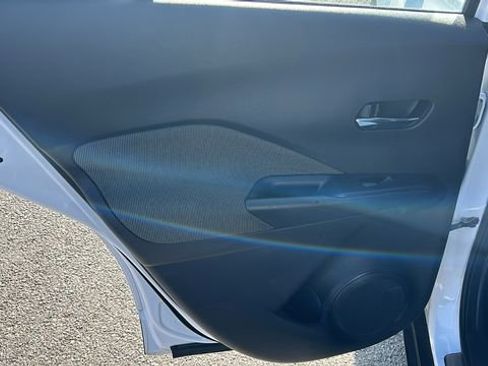 Used 2018 Nissan Kicks SV image 14