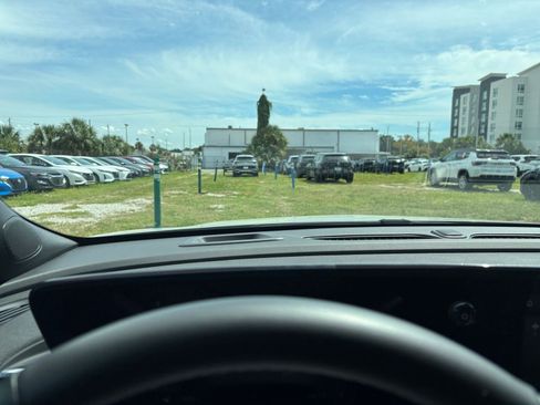 Used 2025 Buick Envista Sport Touring image 34