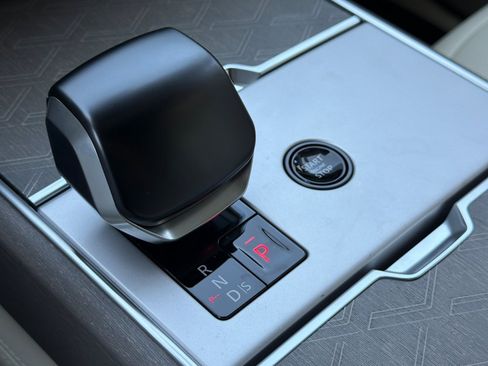 New 2026 Land Rover Range Rover SV AWD/4WD image 16