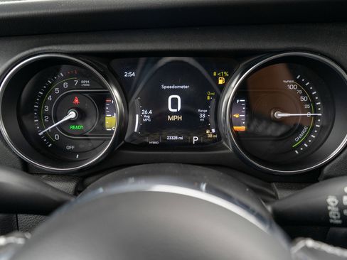 Used 2023 Jeep Wrangler Unlimited Sahara w/ Cold Weather Group AWD/4WD image 12