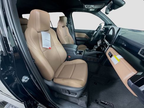 New 2026 Toyota 4Runner Limited AWD/4WD image 18