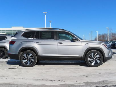 New 2026 Volkswagen Atlas SE w/ Panoramic Sunroof Package