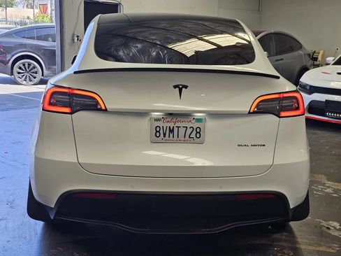 Used 2021 Tesla Model Y Long Range AWD/4WD image 3