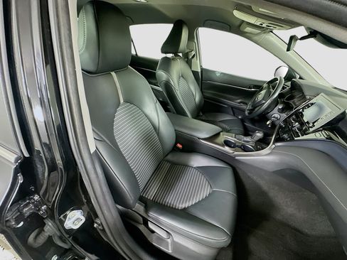 Used 2024 Toyota Camry SE FWD image 30