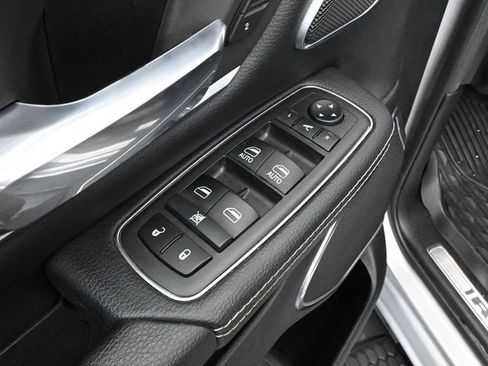 Used 2020 RAM 1500 Laramie image 22