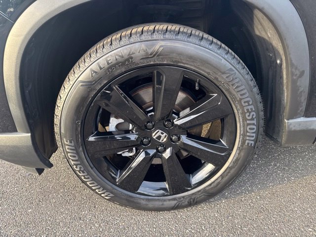 Certified 2025 Honda Pilot Black Edition image 11
