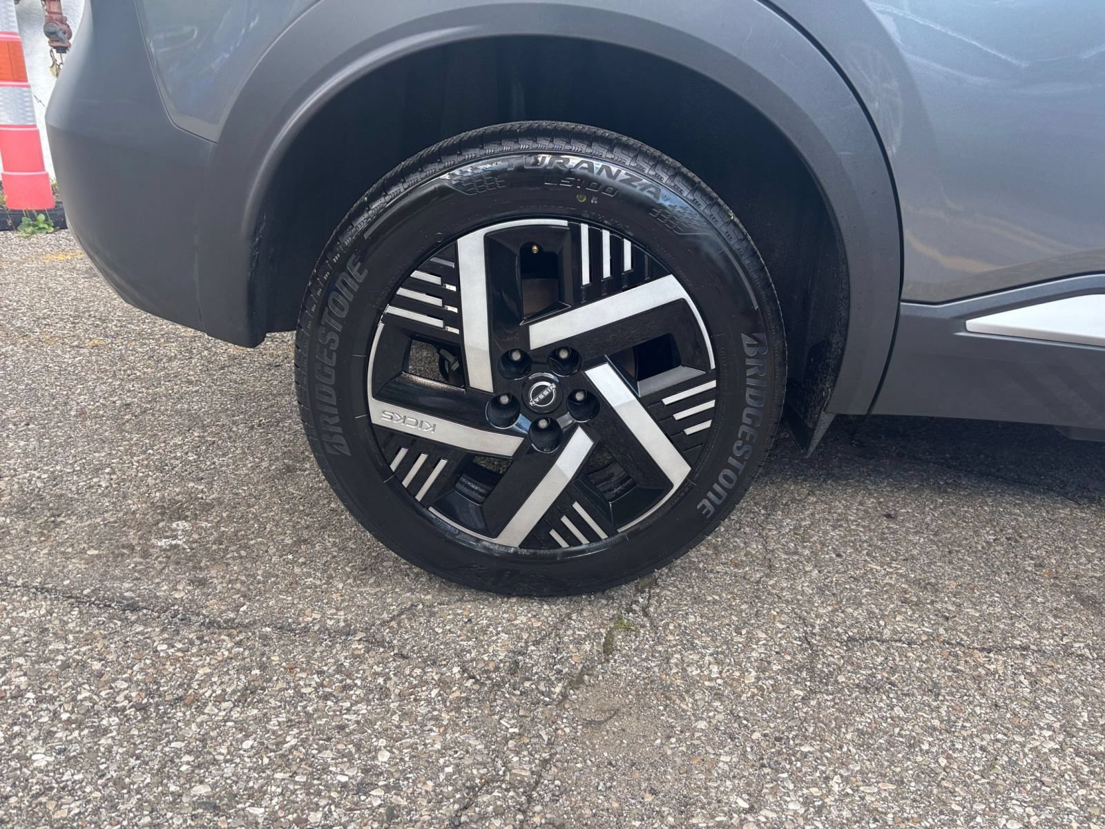 Used 2026 Nissan Kicks SV w/ Cold Weather Package FWD image 28