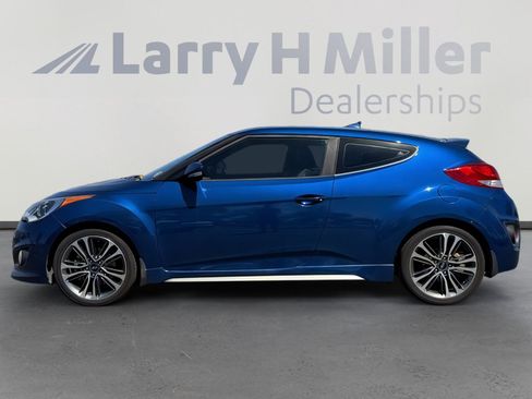 Used 2016 Hyundai Veloster Turbo image 2