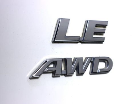 Used 2018 Toyota RAV4 LE AWD/4WD image 31