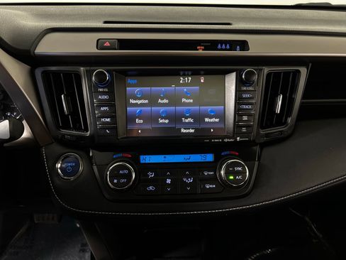 Used 2018 Toyota RAV4 Limited image 19